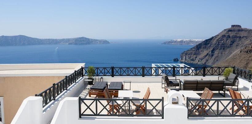 Firalia, Casa In Rock Suites