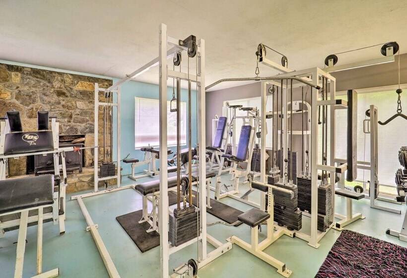 Furnished Deck + Home Gym: Bakersville Retreat!