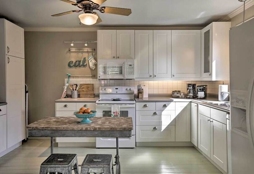 Fredericksburg Cottage W/ Grill   Walk To Main St!