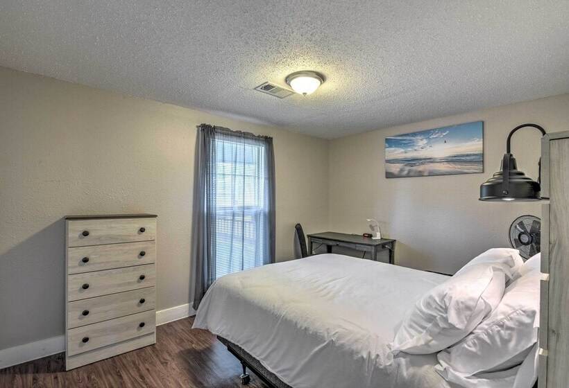 Freeport Home: Gas Grill, Fire Pit & Patio!