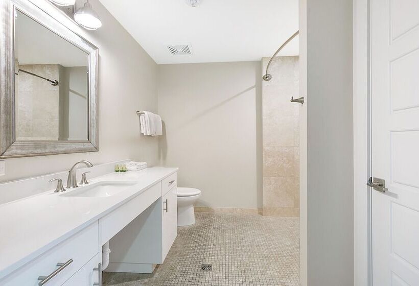 Spacious 4b Oasis Steps From French Quarter