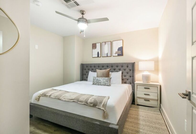 Spacious 4b Oasis Steps From French Quarter