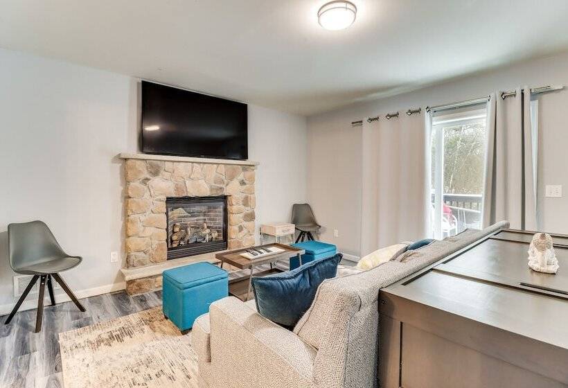 Poconos Home W/ Pool Access ~ 6 Mi To Ski Resort