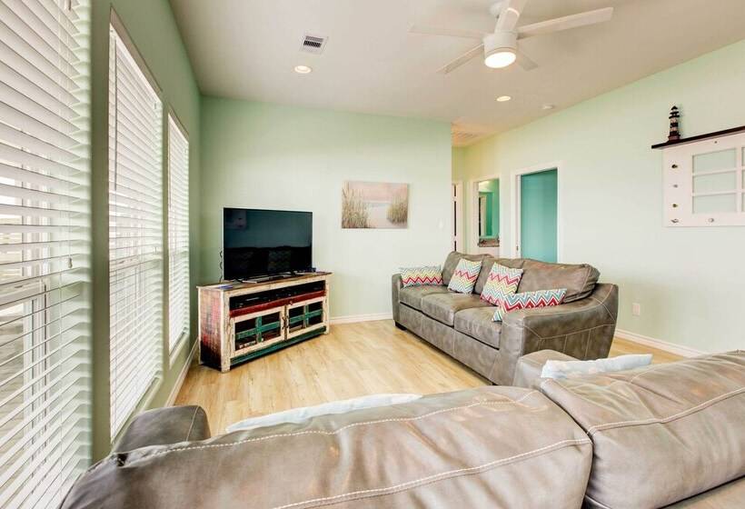 Gilchrist  Ez Street Beach House  W/ Gulf Access!