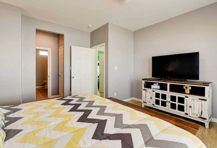 Gilchrist  Ez Street Beach House  W/ Gulf Access!