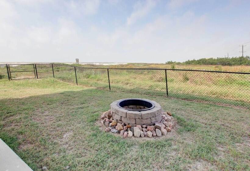 Gilchrist  Ez Street Beach House  W/ Gulf Access!