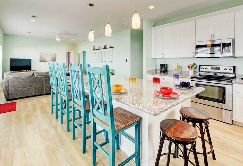 Gilchrist  Ez Street Beach House  W/ Gulf Access!