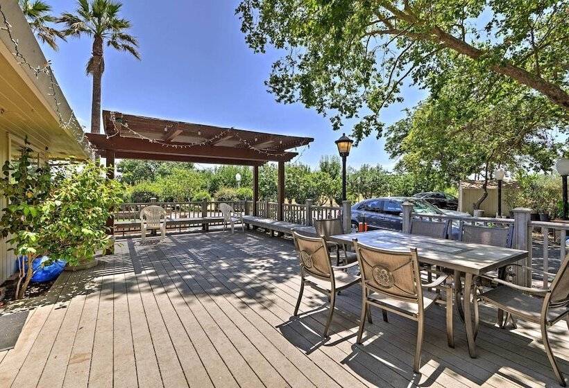 Gilroy Home W/ Deck On 20 Acres, 7 Mi To Downtown!