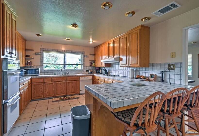 Gilroy Home W/ Deck On 20 Acres, 7 Mi To Downtown!