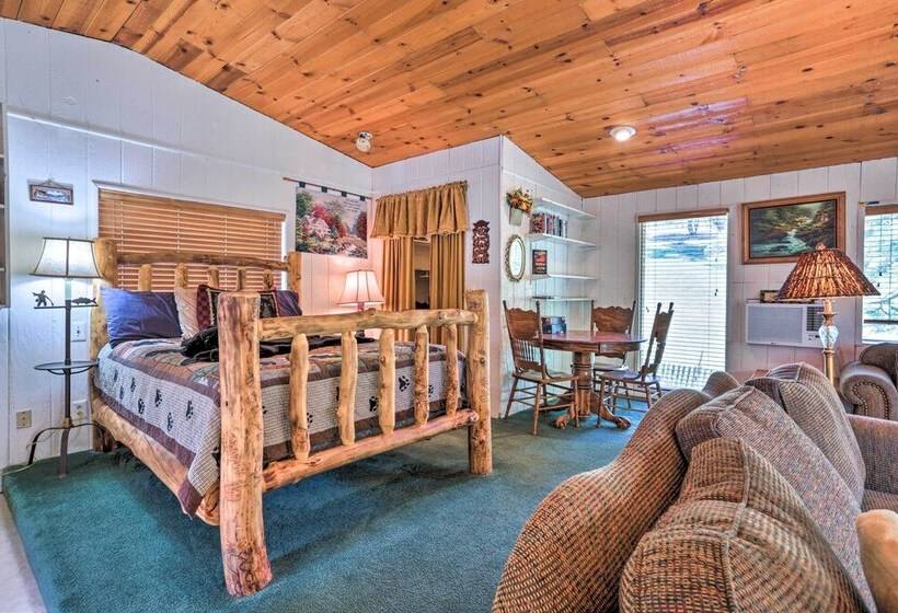 Gorgeous Oakhurst Retreat W/ Swimming Hole!