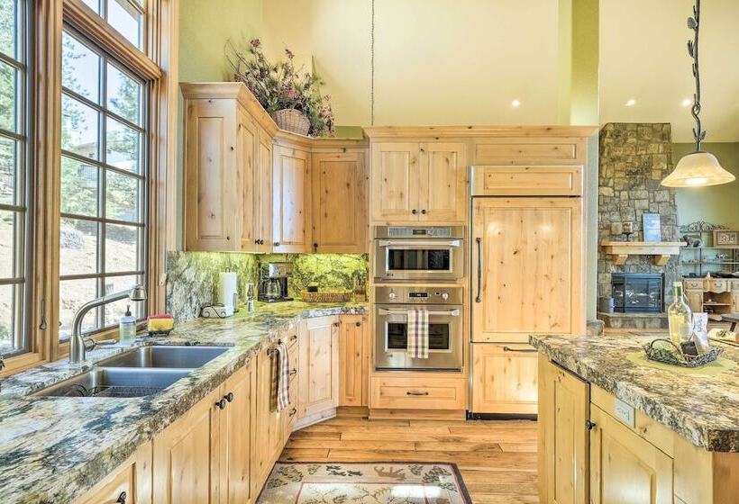 Groveland Lake House W/ Hot Tub & Water Views