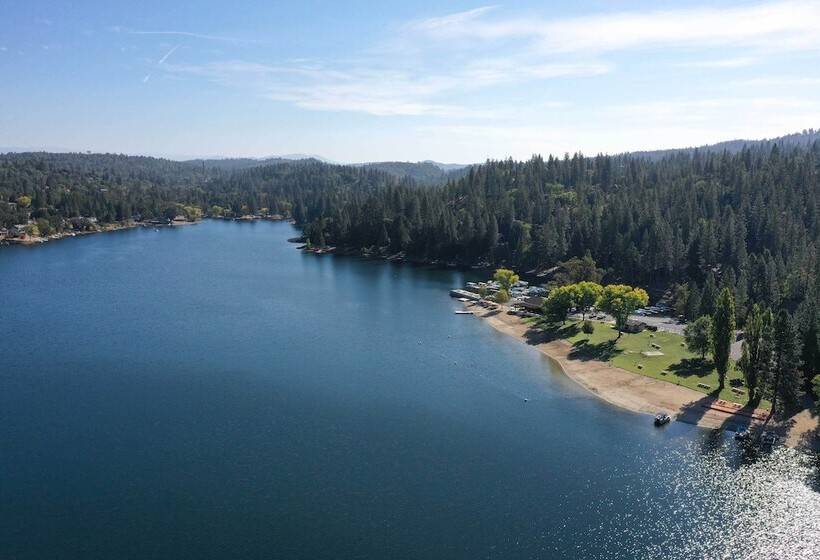 Groveland Lake House W/ Hot Tub & Water Views