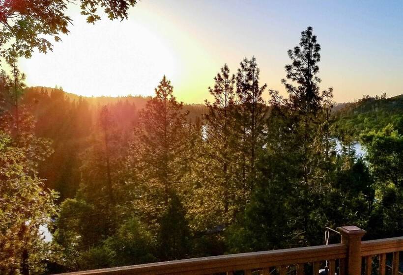 Groveland Lake House W/ Hot Tub & Water Views