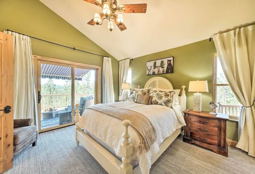 Groveland Lake House W/ Hot Tub & Water Views