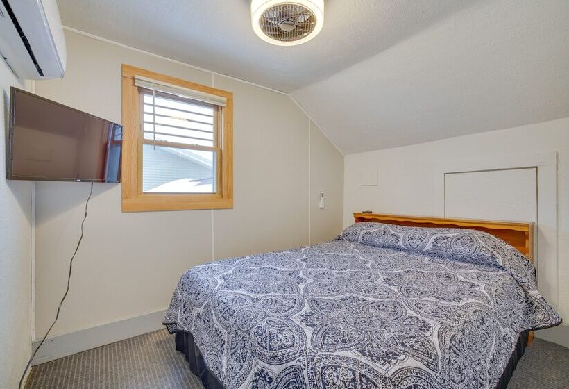 Harpers Ferry Escape: Near Hiking & Kayaking