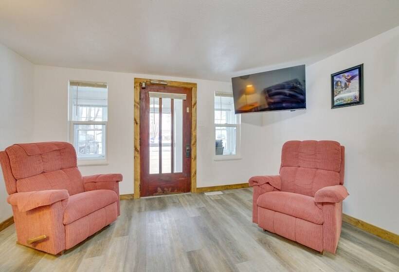 Harpers Ferry Escape: Near Hiking & Kayaking