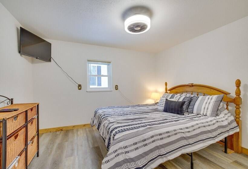 Harpers Ferry Escape: Near Hiking & Kayaking