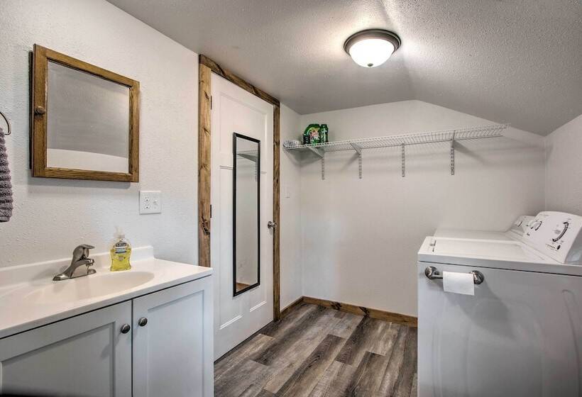 Harpers Ferry Escape: Near Hiking & Kayaking