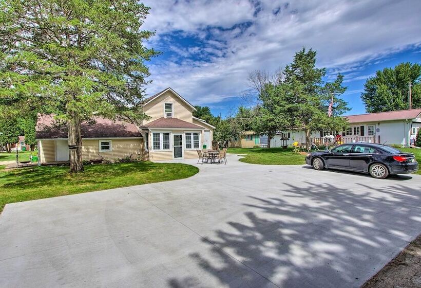 Harpers Ferry Escape: Near Hiking & Kayaking