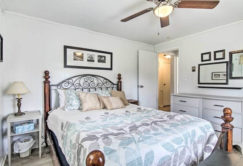 Home On Chesapeake Bay: Large Yard, Fire Pit