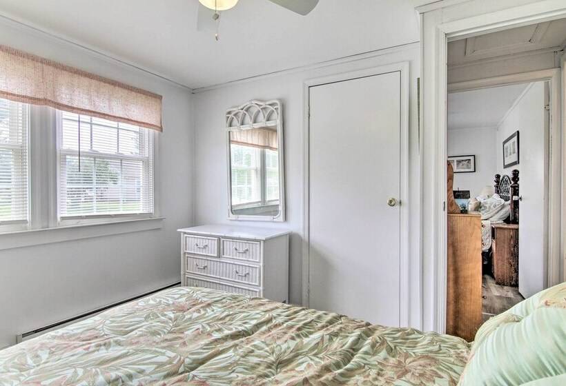 Home On Chesapeake Bay: Large Yard, Fire Pit