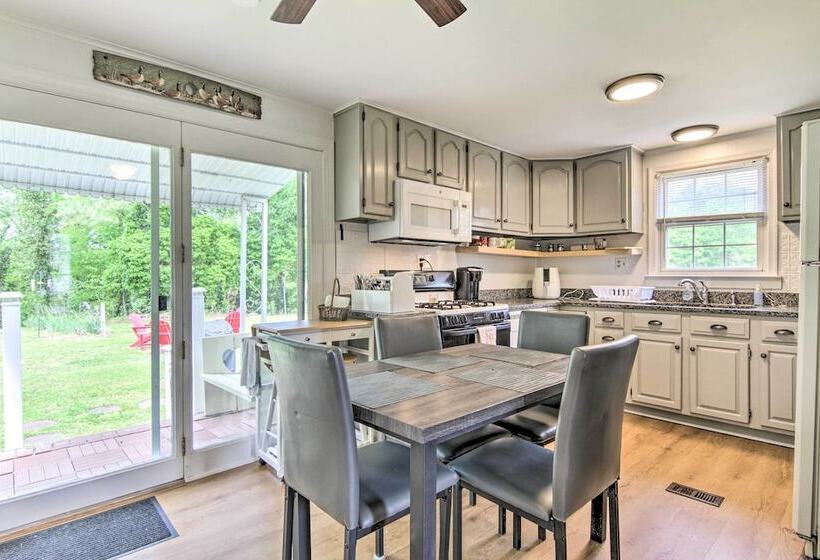 Home On Chesapeake Bay: Large Yard, Fire Pit