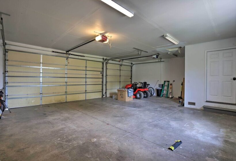 Home W/ Grill ~ 4 Miles To Co National Monument!