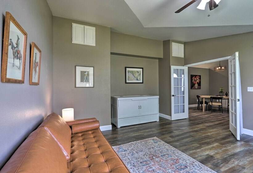 Home W/ Grill ~ 4 Miles To Co National Monument!