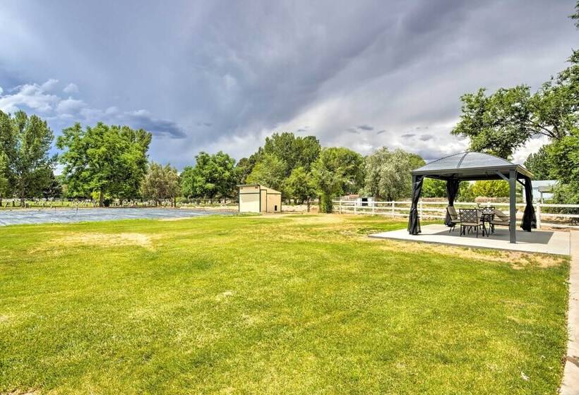 Home W/ Grill ~ 4 Miles To Co National Monument!