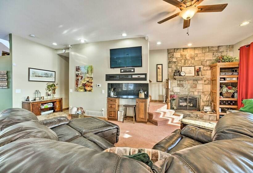 Linden Lakefront Hideaway: Dock & Private Beach!