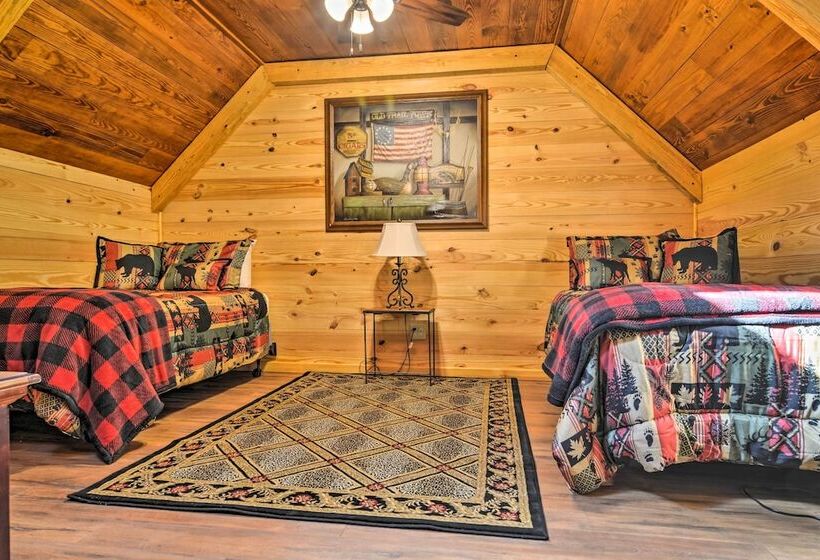 2 Mi To Lake Hamilton: Hot Springs Cabin Rental!