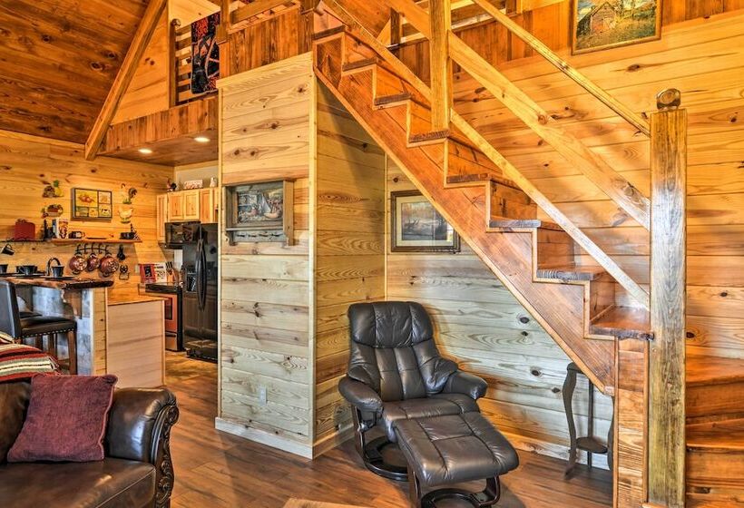 2 Mi To Lake Hamilton: Hot Springs Cabin Rental!