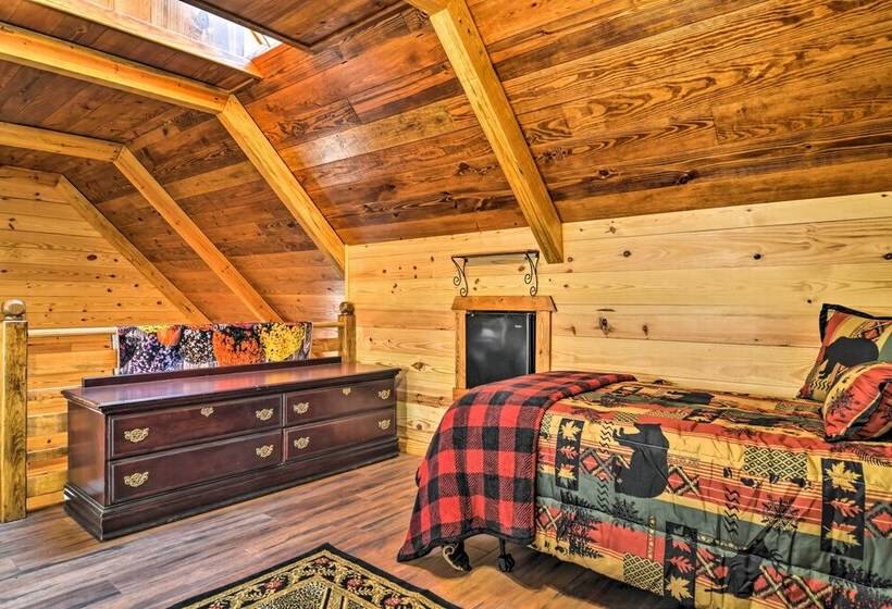2 Mi To Lake Hamilton: Hot Springs Cabin Rental!