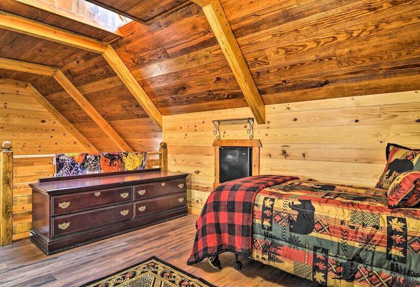 2 Mi To Lake Hamilton: Hot Springs Cabin Rental!