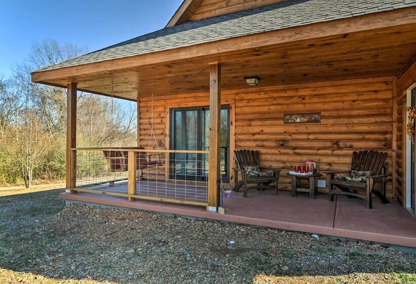 2 Mi To Lake Hamilton: Hot Springs Cabin Rental!