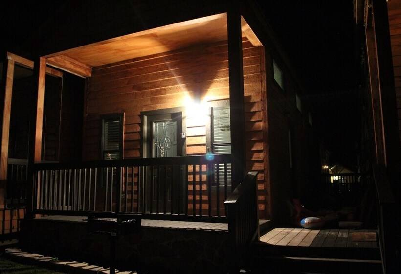 בית מלון כפרי Belas Resort