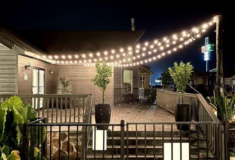 בית מלון כפרי Belas Resort