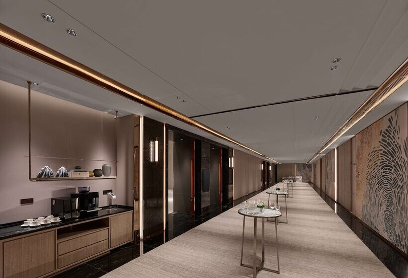 Отель Doubletree By Hilton Cangnan