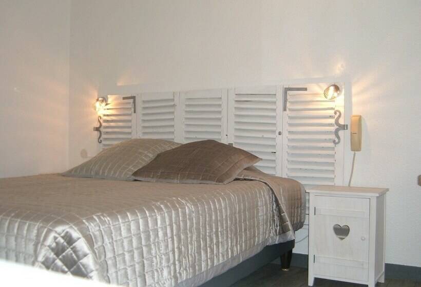 فندق Logis Hôtel Le Parasol