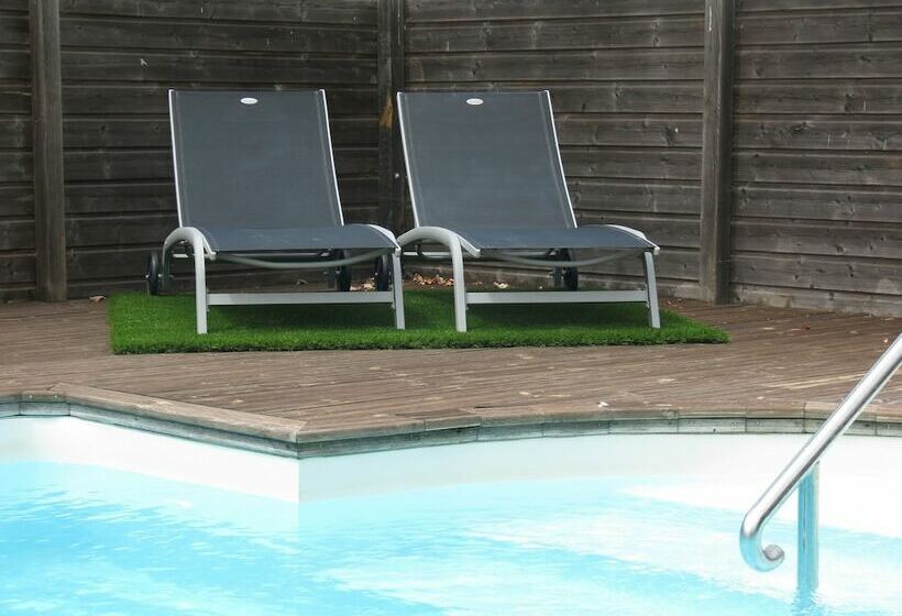 فندق Logis Hôtel Le Parasol