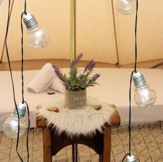 בית מלון כפרי Queens Luxury Glamping