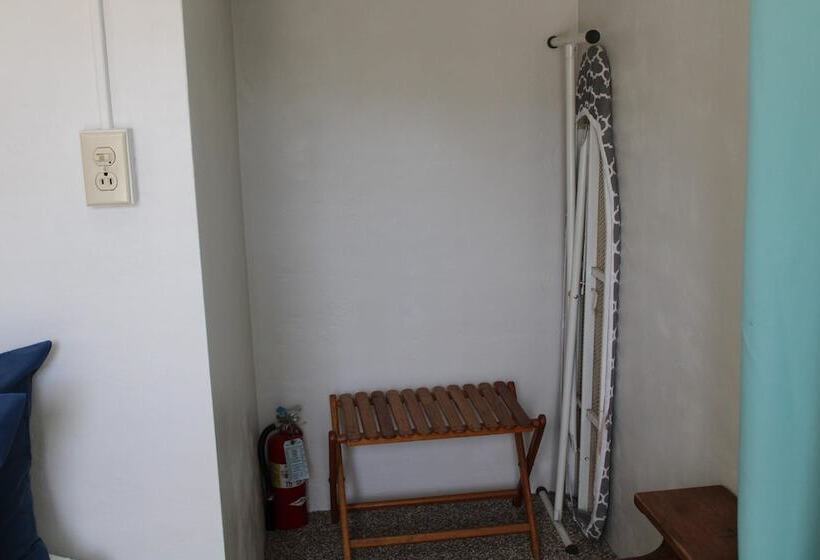 בית מלון כפרי The Bonnie Inn Unit 1