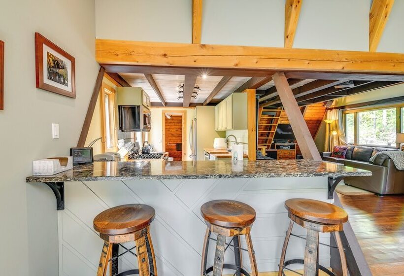 Inviting A Frame Cabin W/ Saltwater Hot Tub!