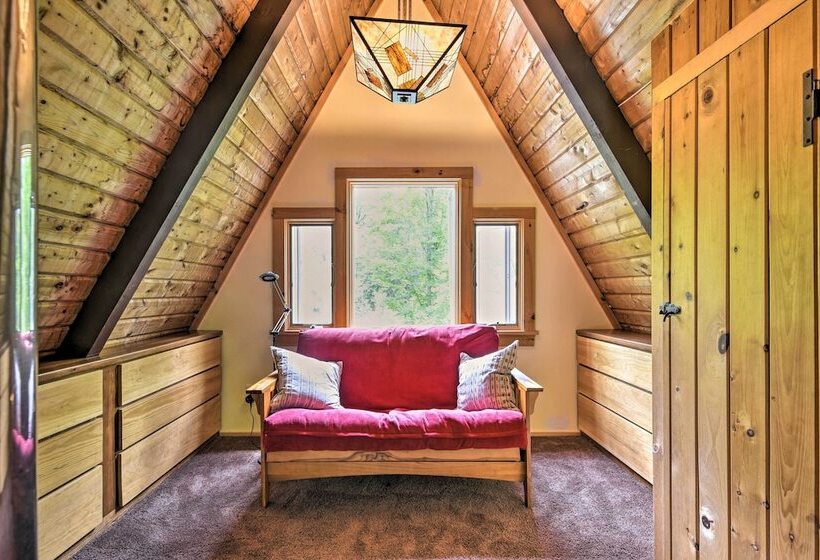 Inviting A Frame Cabin W/ Saltwater Hot Tub!