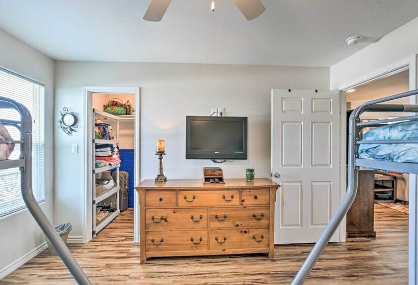 Just Lei N Low  Home   Walk To Crystal Beach