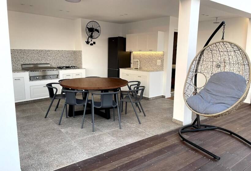 Kalathos Square Luxury Suites