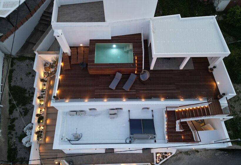 Kalathos Square Luxury Suites