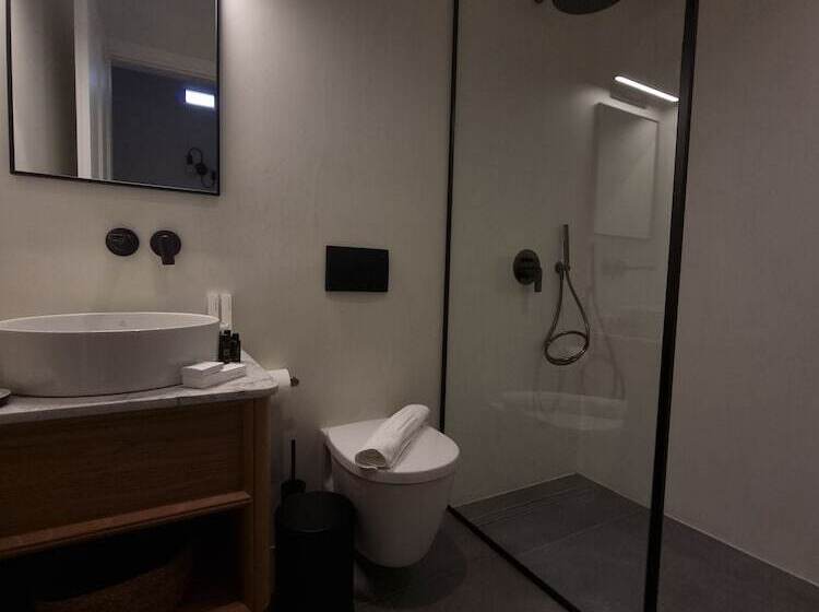 Kalathos Square Luxury Suites