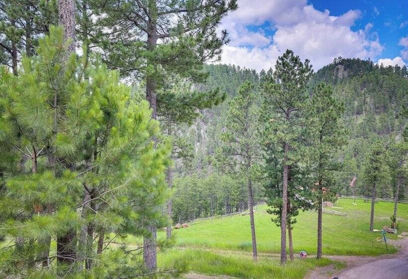 Keystone Escape W/ Amazing Mt Rushmore View!