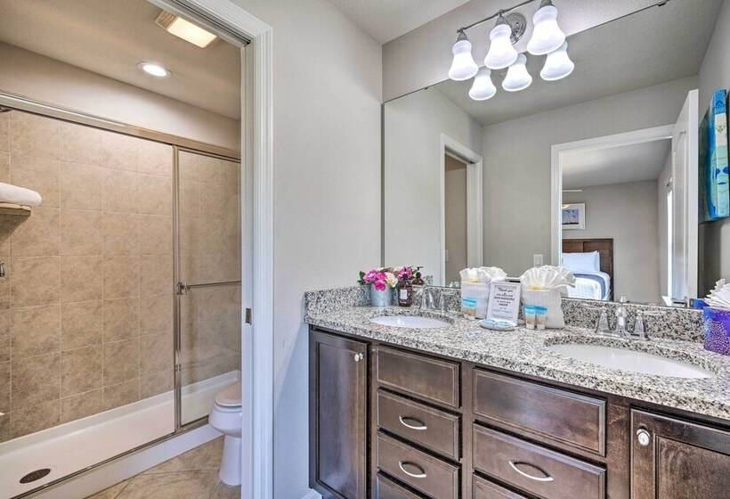 Kissimmee Retreat With Private Pool & Spa